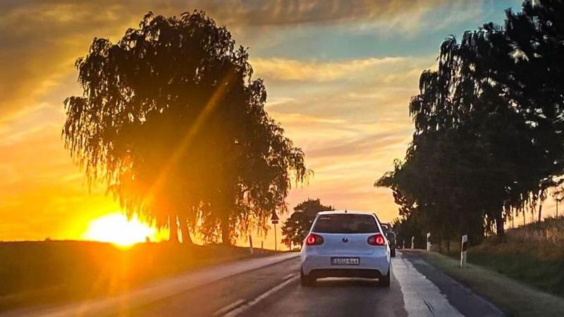 Készüljünk fel a változó időjárásra, hiszen már a küszöbön áll! Íme, mire számíthatunk a következő napokban.