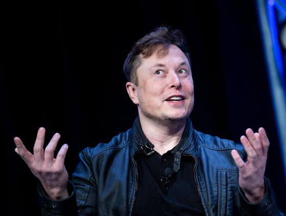 Elon Musk a videojátékok élő isteneként emlegeti magát, de elárulta, hogy valójában végig a csalás módszereit alkalmazta.