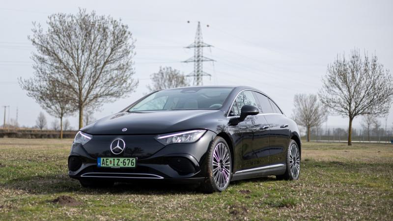 A Mercedes-Benz profitja drámaian csökkent.