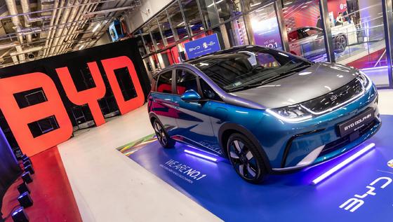 Új irányt vett a BYD: Magyarországon nem csupán elektromos járműveket készítenének.