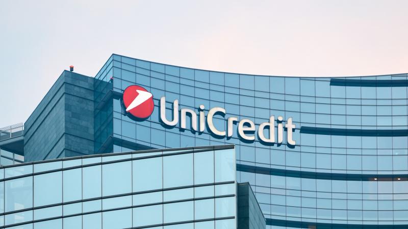 A Raiffeisen Bank után az UniCredit is úgy döntött, hogy felfüggeszti a dollár tranzakciókat Oroszország irányából.