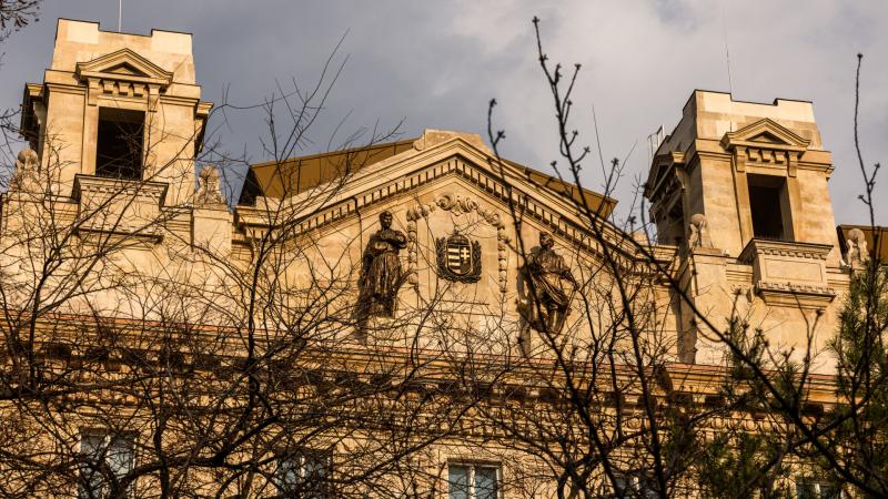 A jegybank keze erősen meg van kötve – meddig tartható fenn a forint stabilitása?