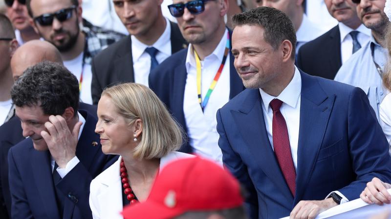 A harc egyre intenzívebbé válik: a lengyel választások kimenetele akár egy hajszálvékony határon is múlhat.
