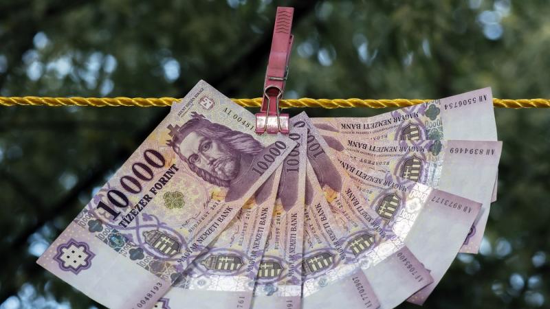 Meglepetés a tengerentúli vámpolitikában – Milyen hatással lesz ez a forint árfolyamára?