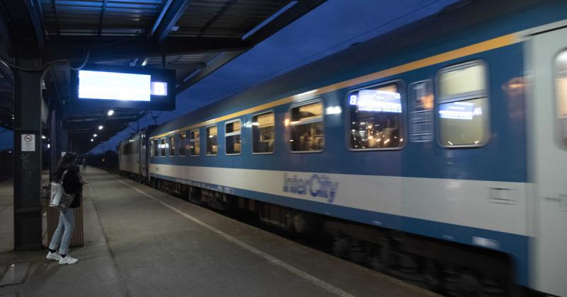 Vasárnaptól jelentős változások lépnek életbe a MÁV-nál, így érdemes fokozottan figyelemmel kísérni a vonatok menetrendjét és a késéseket.