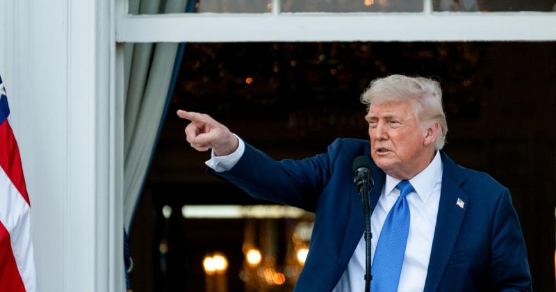 Donald Trump nem ismer könyörületet, tizenkét különböző ország állampolgárait zárta ki az Egyesült Államok területéről.