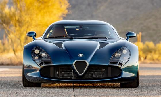 Olasz vipera: egy különleges Alfa Romeo, amely 8,4 literes motorjával várja új gazdáját! Ez a szuperritka autó igazi autós különlegesség, amely nemcsak teljesítményével, hanem egyedi stílusával is lenyűgöz. Ne hagyd ki ezt az alkalmat, hogy a tiéd legyen 
