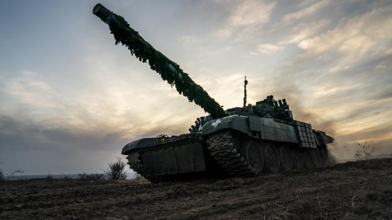 Orosz bombázók megjelentek a NATO légtérben, és Moszkvában egy lehetséges elsöprő támadástól való aggodalommal figyelik az eseményeket. Híreink az orosz-ukrán konfliktus alakulásáról csütörtökön.