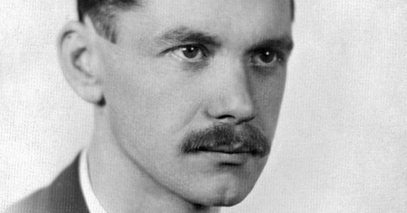 Rémülten figyelték a költő küzdelmét az őrület sötét hálójában.