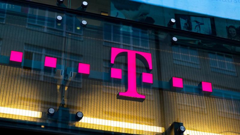 A Magyar Telekom folytatja a saját részvényeinek felvásárlását, és az akció továbbra is lendületben van.