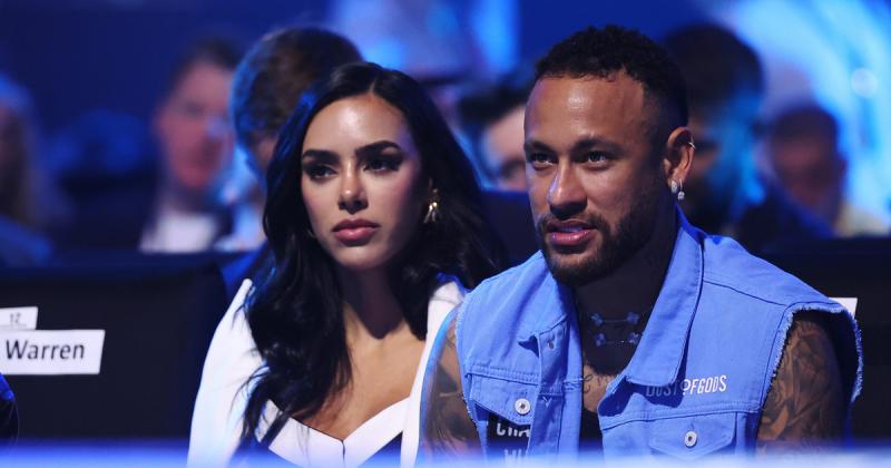 Neymar titokban házasodhatott meg! Az esemény híre megrázta a rajongókat és a médiát, hiszen a brazil futballsztár eddig nem osztotta meg ezt a fontos lépést a nyilvánossággal. A pletykák szerint a ceremónia szűk körben zajlott, messze a reflektorfény elő