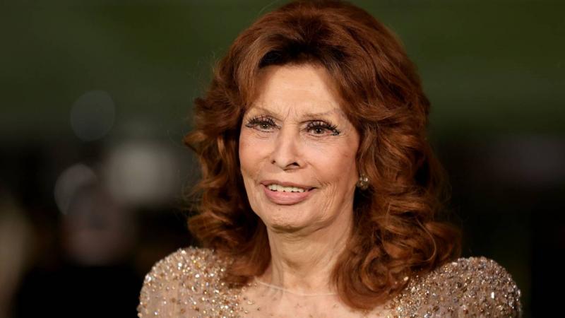 Sophia Loren életének egyik legfontosabb tanulsága, hogy mindössze egyetlen dolgot sajnál: azt, hogy nem tudta teljes mértékben élvezni a fiatalságát. A híres olasz színésznő úgy érzi, hogy sokszor túlzottan a karrierjére összpontosított, és nem hagyott e