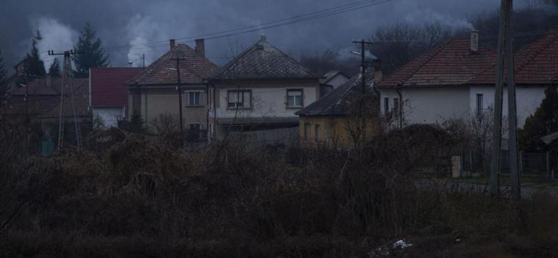 A kormány 1200 milliárd forintnyi támogatást igényelhet az Európai Uniótól az energiaszegénység problémájának felszámolására. Érdekes módon azonban ez a kérdés nem tűnik sürgősnek a döntéshozók számára.