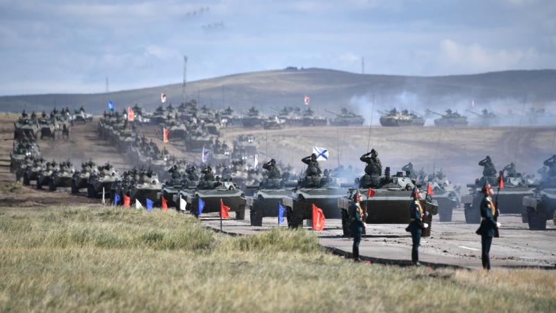 A NATO vezetőjének friss előrejelzése aggasztó híreket hozott: egy lehetséges harmadik világháború árnyékában kétfrontos konfliktus fenyegeti a világot. Az elemzők szerint a feszültségek fokozódása új kihívások elé állítja a nemzetközi közösséget, és sürg