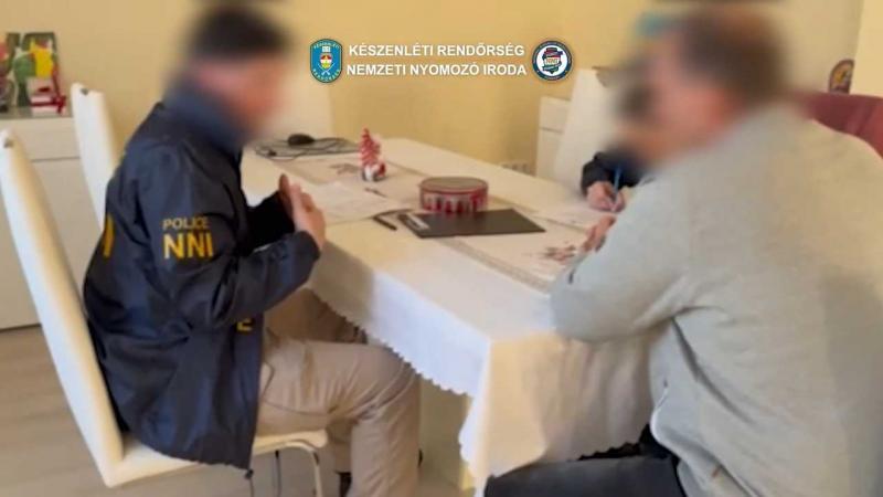 A győri diák komoly terveket szőtt a kivégzésekkel kapcsolatban, ám végül egy tízezer szavas fogalmazásban találta meg a kiutat, amely a békét és harmóniát hirdeti.