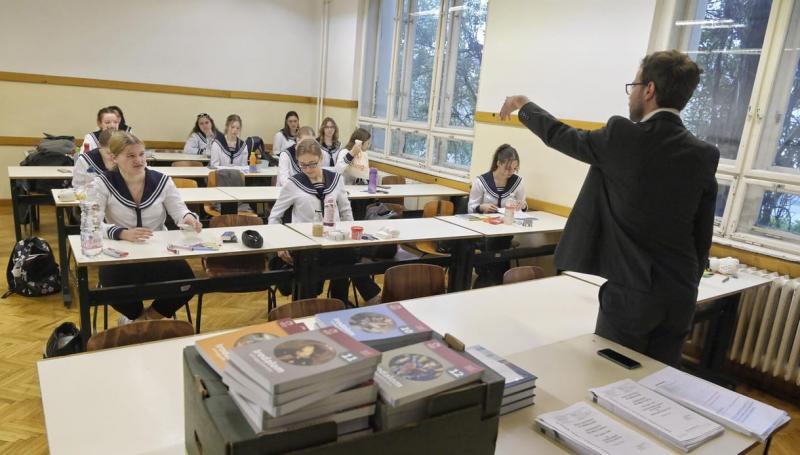 Sok pedagógus csupán bruttó 20-30 ezer forintos jutalomban részesült a tavalyi kiemelkedő teljesítményéért.