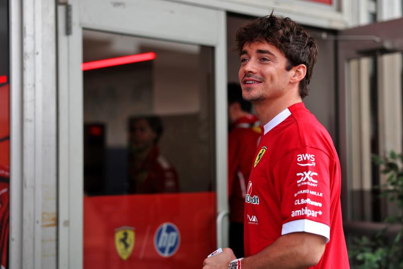 A Ferrari iránti szenvedélye határtalan: Leclerc világosan reagált a róluk szóló pletykákra | M4 Sport
