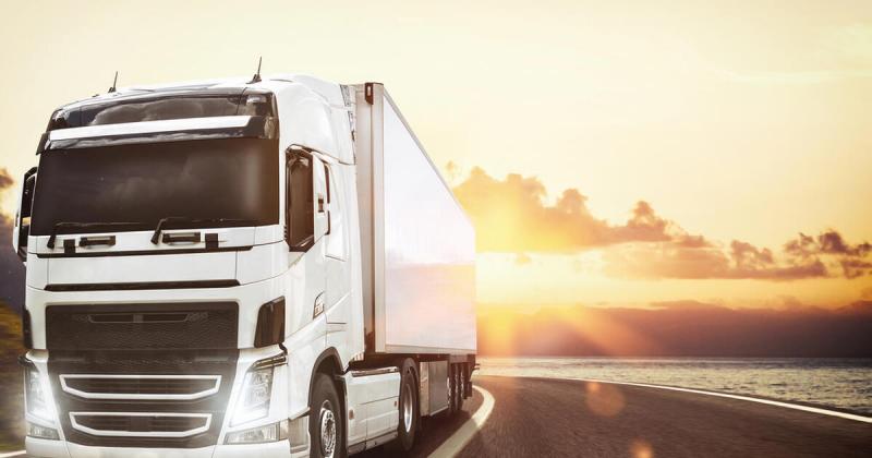 Ezért zúghatnak a kamionok szerdán éjjel.